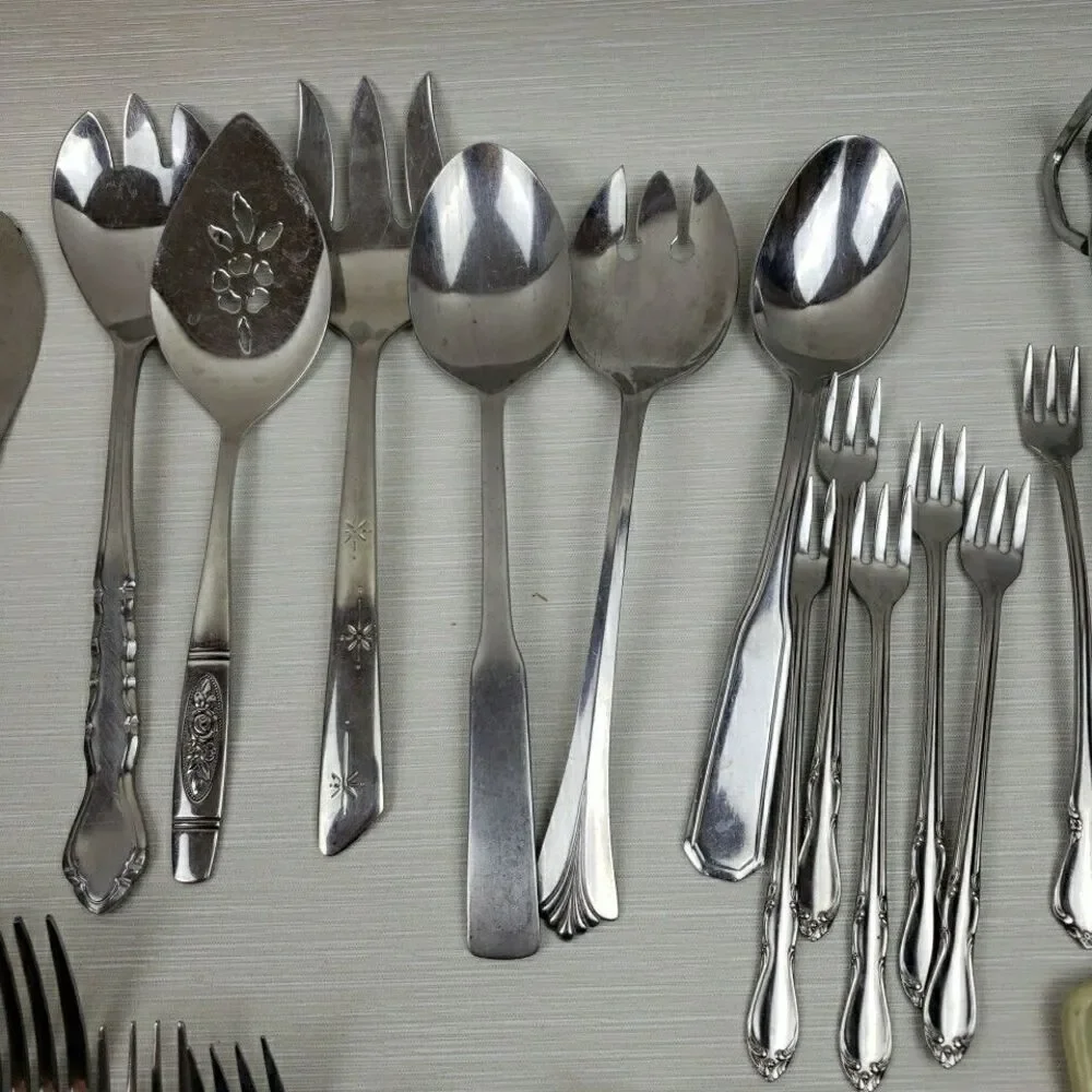 Mix Lot of Flatware Silverware Serving Utensil Stainless Spoons Forks Knives